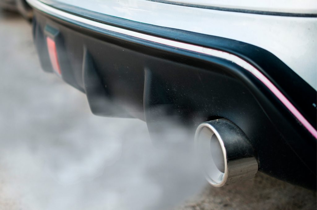 escapamento carro