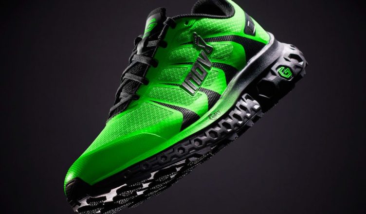 Tênis de corrida Inova feito com sola de grafeno