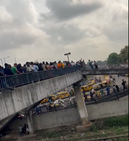 OSHODI BRIDGE CONGESTED
