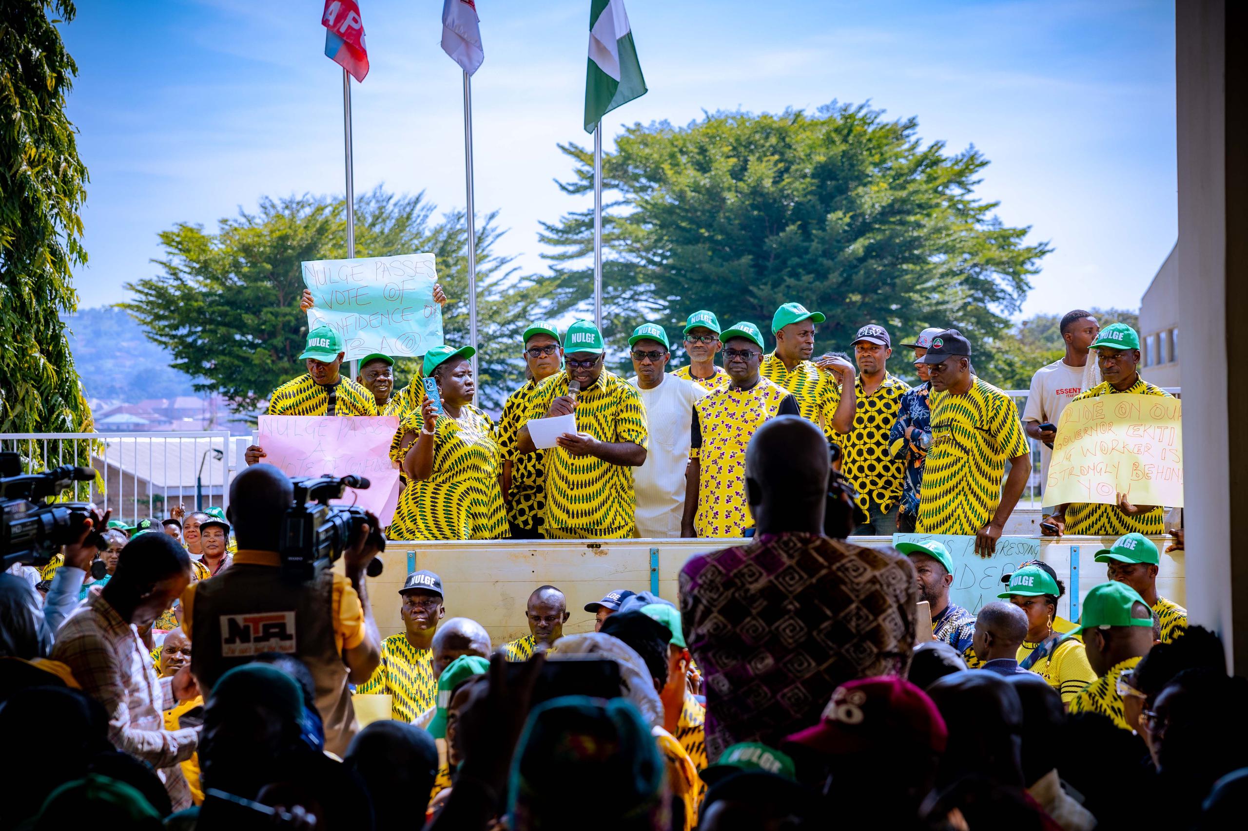 OYEBANJI WITH LG WORKERS