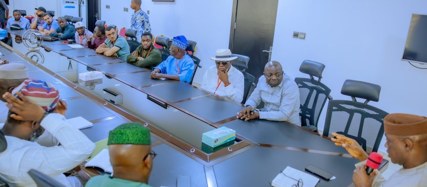 OYEBANJI MEETS CONTRACTORS