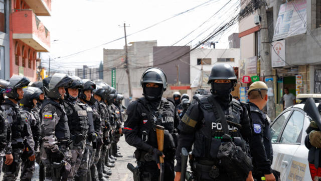 ECUADOR POLICE