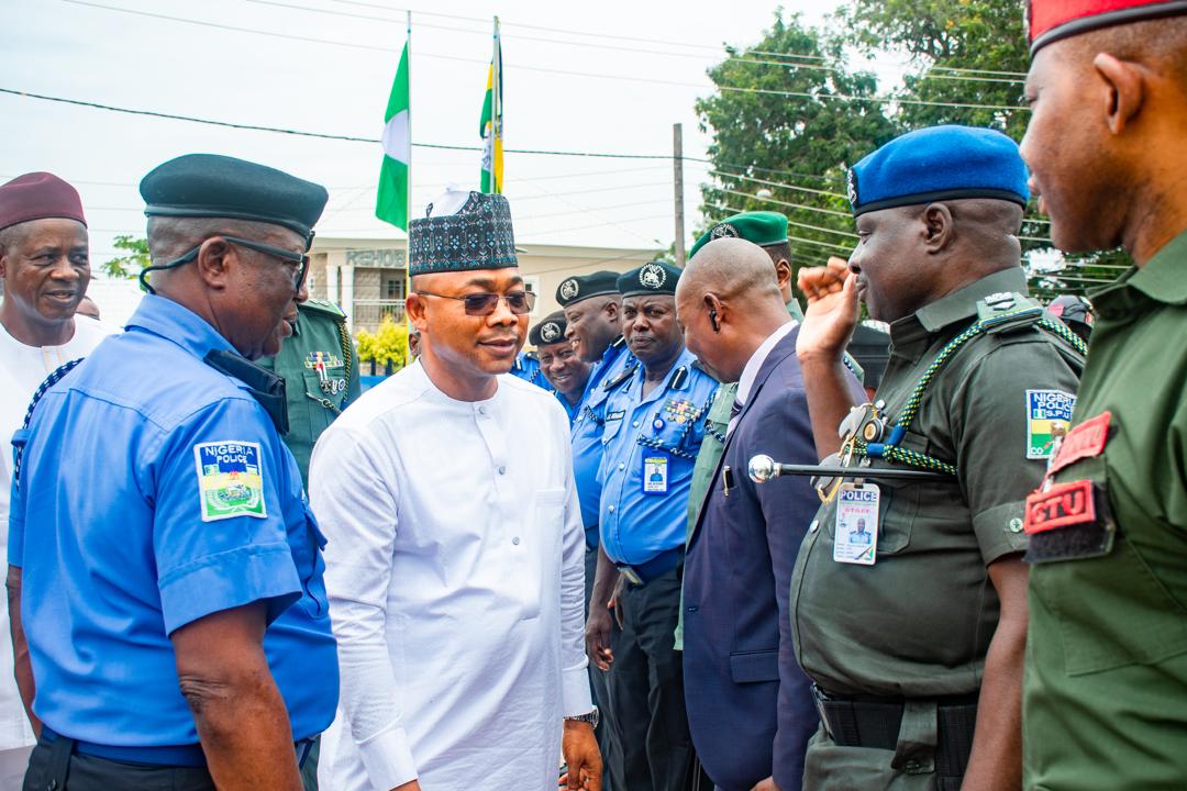 ODODO WITH SECURITY CHIEFS