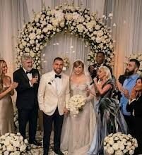 SWIFT WEDS