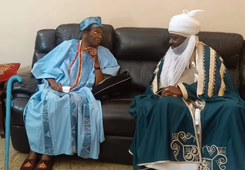 AWUJALW WITH EMIR OF KANO