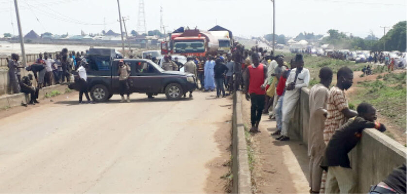 blocked abuja-kaduna road