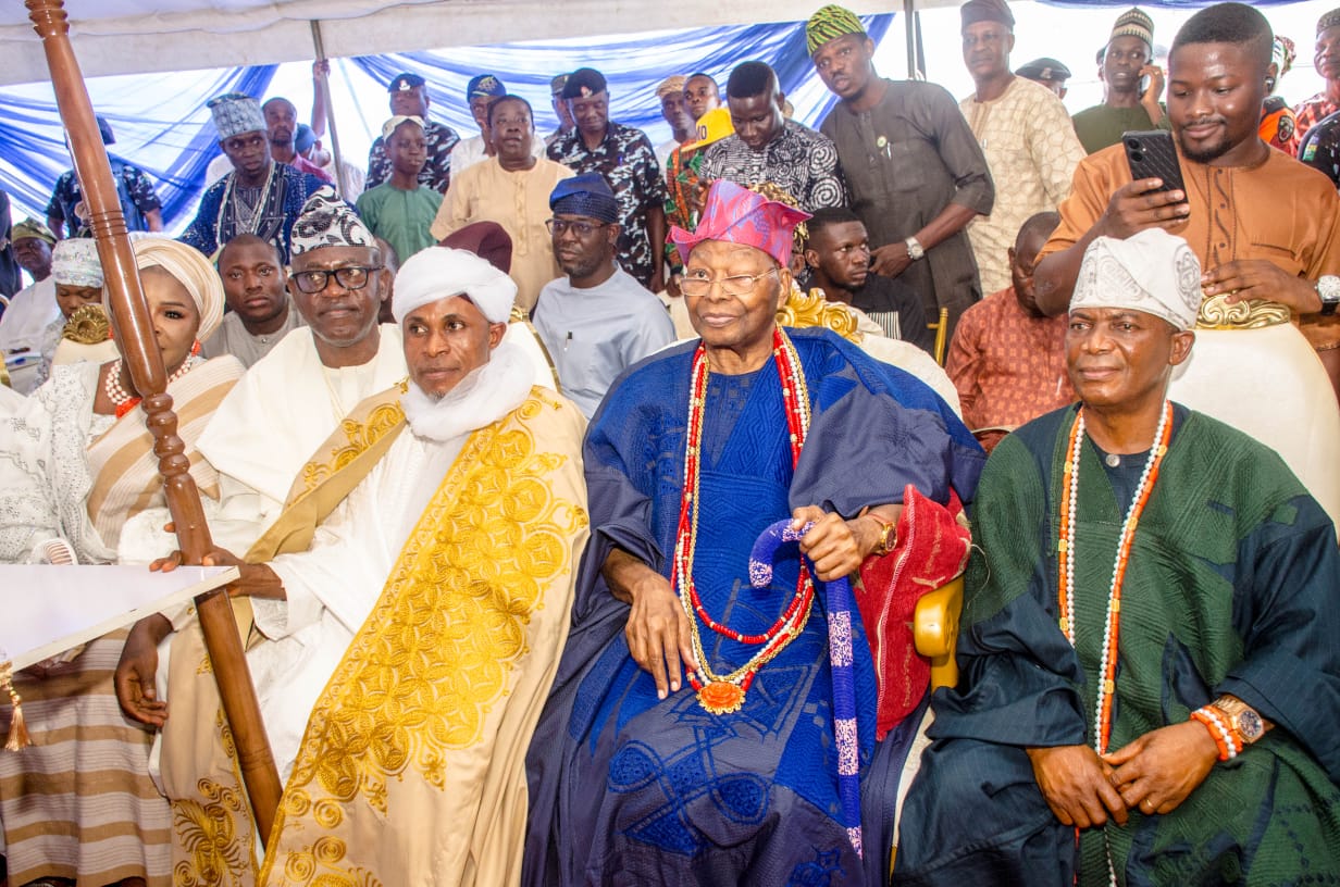 ABIODUN WITH RELIGOUS LEADERS