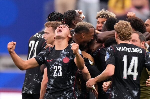 CANADA BEAT SA